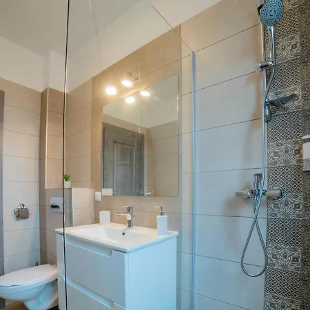 Apartment Nuuc 4*